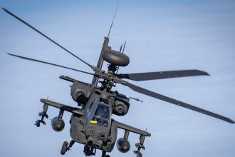 NYT: Un helicóptero militar de EE.UU. se estrella cerca del estrecho de Ormuz
