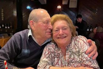 No soportó vivir sin él: mujer muere horas después de su esposo tras 67 años juntos