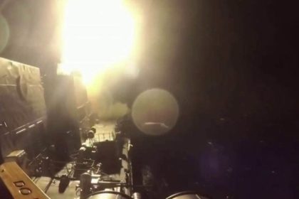 VIDEO: Destructor estadounidense abre fuego contra Irán con misiles Tomahawk
