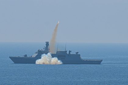 VIDEO: Turquía realiza una inédita prueba naval durante ejercicios y parte un buque en dos con un torpedo