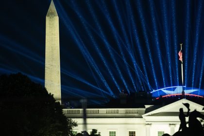 Así fue la construcción del octágono de la UFC para el evento en la Casa Blanca (VIDEO)