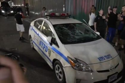 Descontrol y enfrentamientos con la Policía en Nueva York tras el campeonato de los Knicks (VIDEOS)