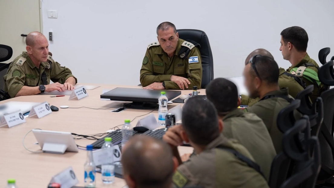 Israel tras bombardear el Líbano afirma que las FDI están "preparadas" en todos los sectores