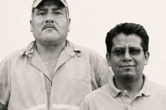 Asesinan a exalcalde y su hijo en México
