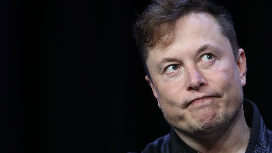 Musk expone el "verdadero objetivo" del Reino Unido detrás de la intención de prohibir redes sociales a menores