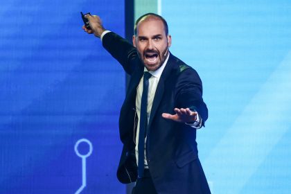 Un hijo de Bolsonaro al banquillo por coacciones al sistema de justicia desde EE.UU.