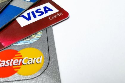 Bloomberg: Europa intensifica esfuerzos para reducir su dependencia de Visa y Mastercard