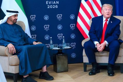 "Cuando eres rico, puedes hablar así": Trump bromea con su par de EAU