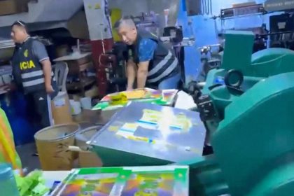 VIDEO: Perú incauta una millonaria mercadería de falsificación sobre el Mundial