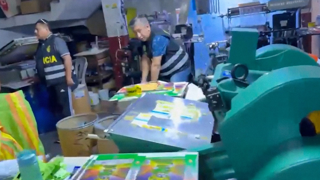 VIDEO: Perú incauta una millonaria mercadería de falsificación sobre el Mundial