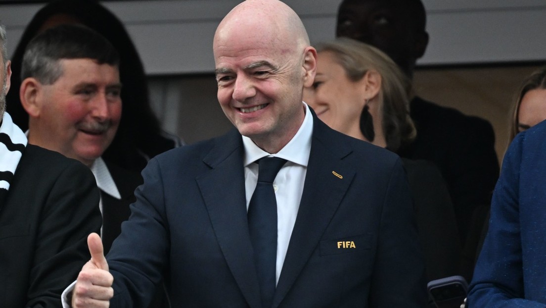 "Sé por lo que están pasando": El presidente de la FIFA visita al equipo de Irán