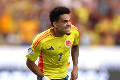 Colombia derrota a la debutante Uzbekistán y lidera su grupo en el Mundial