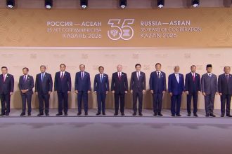 Histórica FOTO de familia en el 35.º aniversario de las relaciones Rusia-ASEAN