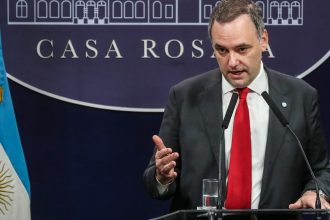 Adorni pierde una posición clave, pero sobrevive en el Gobierno de Milei: ¿quién lo reemplaza?