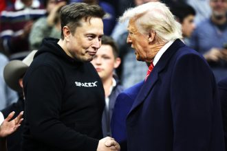 VIDEO: Trump elogia a su "amigo" Elon Musk llamándolo por otro nombre