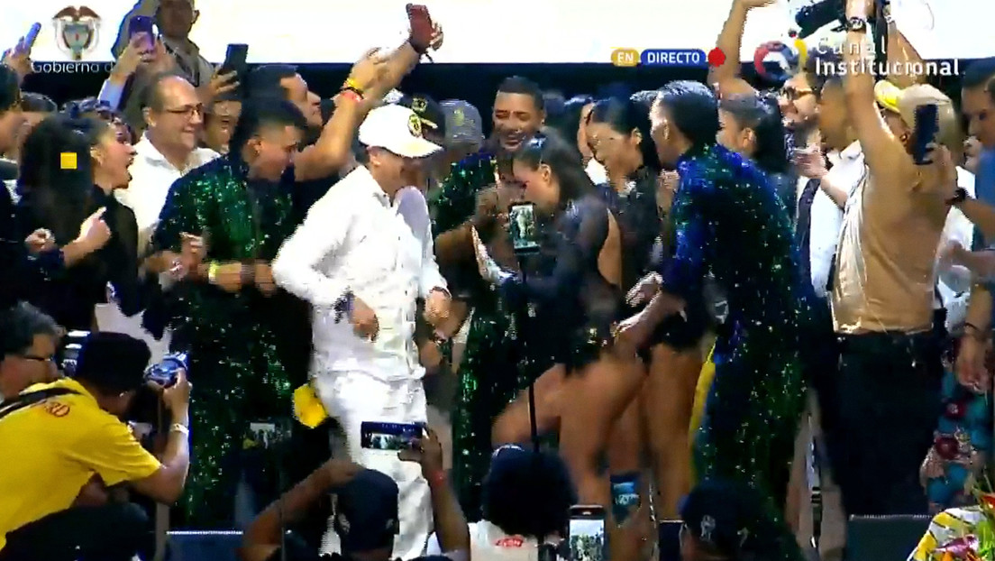 Petro saca los 'pasos prohibidos' en la capital mundial de la salsa (VIDEO)