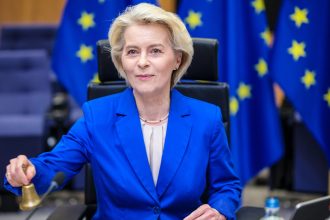 Medios: Von der Leyen sugiere a los líderes de la UE un mandato para negociar con Rusia