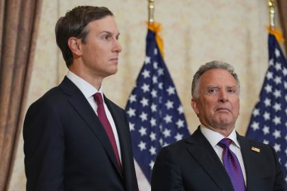 Vance anuncia que Witkoff y Kushner ya llegaron a Suiza para negociar con Irán