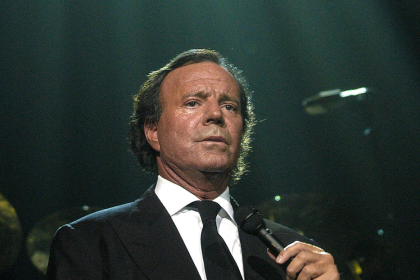 Caso de agresión sexual de Julio Iglesias da un nuevo giro con posible contraataque