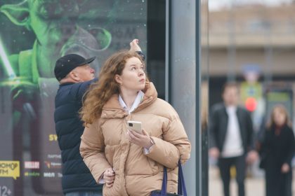 Avisos de "ataque alienígena" se reciben por celular en una ciudad latinoamericana