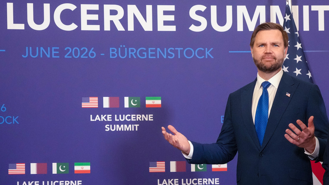 VIDEO: El abrazo del canciller iraní y el primer ministro pakistaní bajo la mira de Vance en Suiza