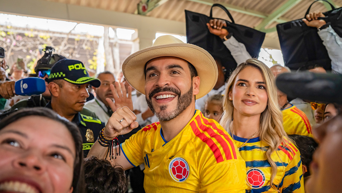 Abelardo de la Espriella asiste a las urnas con la camiseta de la selección colombiana (VIDEO)