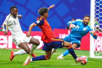 España 'recupera la memoria' y aplasta a la selección de Arabia Saudita