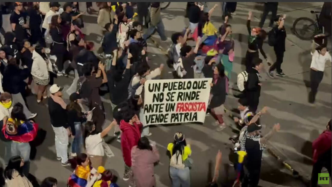 Simpatizantes de Cepeda salen a las calles tras resultado de preconteo electoral (VIDEO)