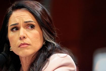 "Me llamaron agente rusa": Gabbard denuncia ataques por destapar biolaboratorios de EE.UU. en Ucrania