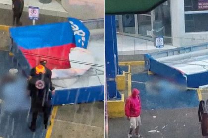 VIDEOS: Mujer muere aplastada por una valla publicitaria