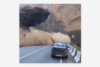 VIDEO: Brutal desprendimiento de rocas casi sepulta un coche en plena ruta