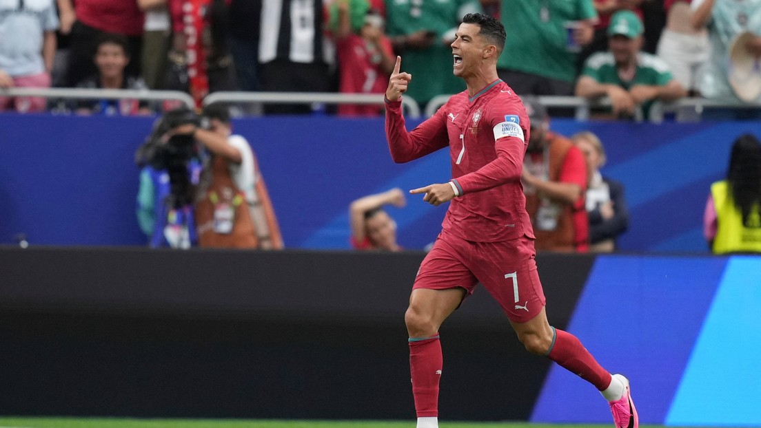 Cristiano anota gol y rompe un récord en la historia de los Mundiales