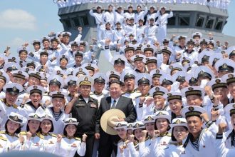 "Más allá de lo imaginable": Kim Jong-un sobre la capacidad de combate de la Armada de la RPDC