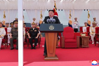 Kim Jong-un: La Armada de la RPDC contará con armas nucleares