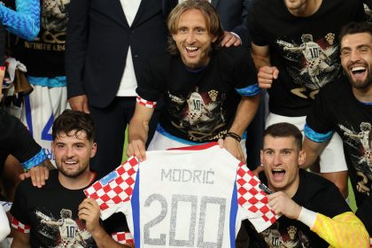 Luka Modric entra en el selecto 'club de los 200' del fútbol mundial