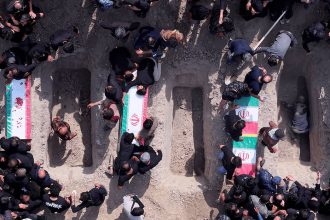 "Hubo un montón de misiles por todas partes": Trump no reconoce que la escuela de niñas iraní fuera bombardeada por EE.UU.