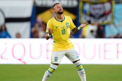 Brasil 'juega bonito' en su último partido de la fase de grupos del Mundial y se clasifica como primero