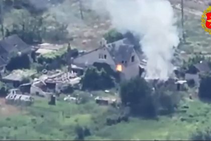 Golpe de precisión: Así los operadores rusos fulminan un punto de control de drones de Kiev (VIDEO)