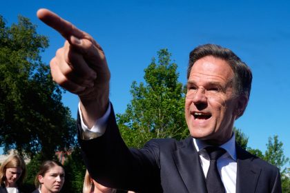 Rutte evita responder a una pregunta incómoda sobre las guerras en Libia e Irak