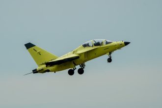 El modernizado avión ruso Yak-130M completa con éxito su vuelo inaugural (FOTOS, VIDEO)