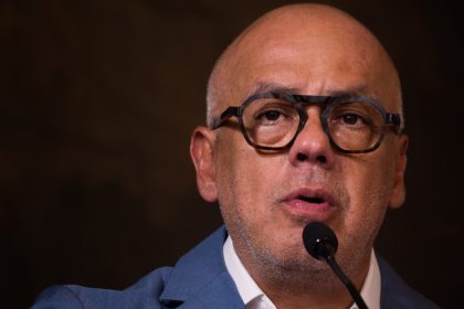 Jorge Rodríguez lanza un contundente llamado: "Por favor, no bajen a La Guaira"