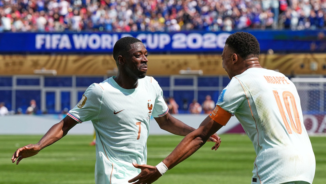 Francia golea a Noruega con 'hat trick' de Dembélé