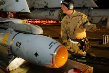 Armas nucleares podrían ser desplegadas en un país de la OTAN vecino a Rusia