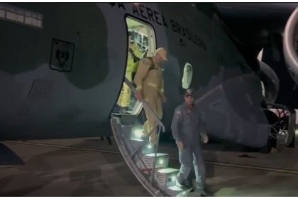 VIDEO DESDE LA CABINA de un avión con ayuda a su llegada a Venezuela tras los terremotos