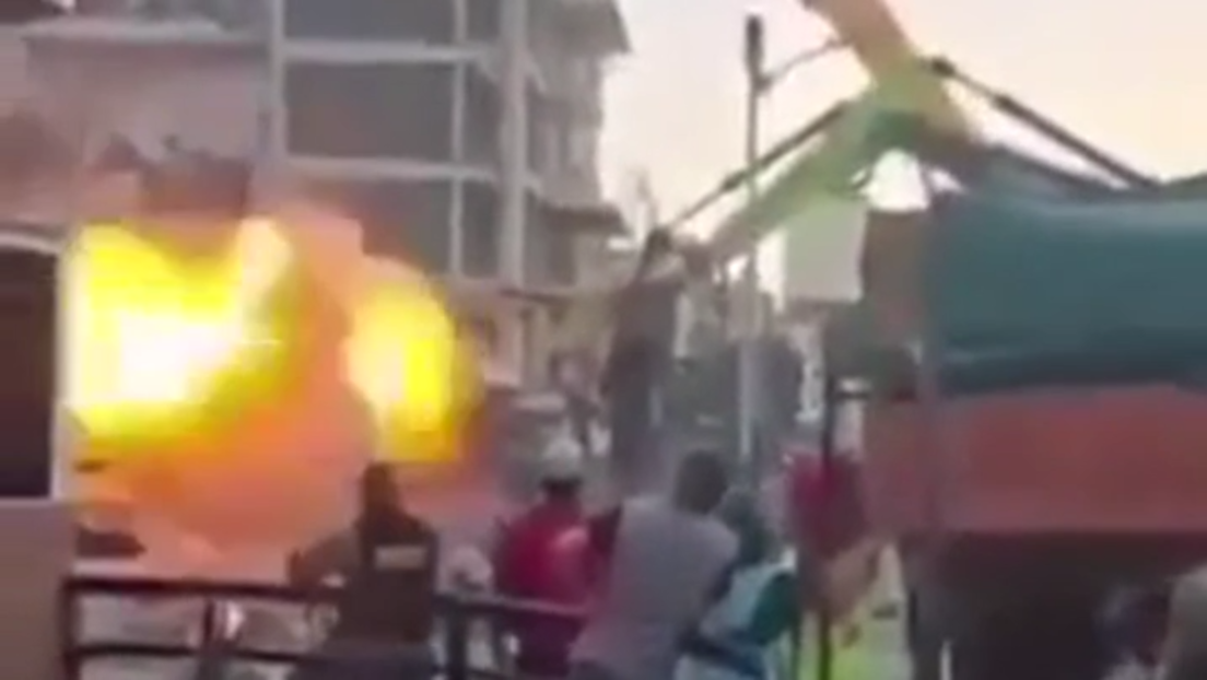 MOMENTO EXACTO de la fuerte explosión en un edificio durante labores de rescate en Venezuela