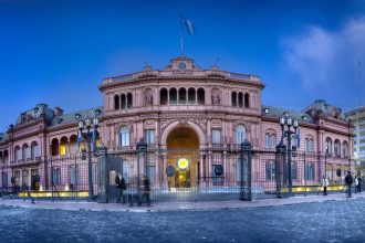 Gran operativo en la Casa Rosada y la residencia presidencial de Milei tras amenaza de bomba