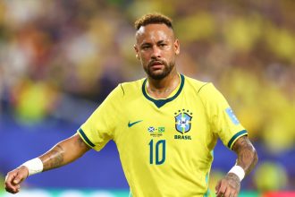 Figura de Japón lanza un dardo contra Neymar en la previa de su duelo en el Mundial