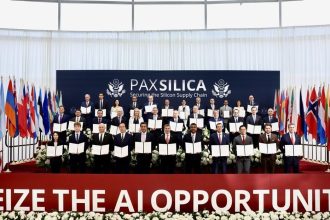 ¿Qué es 'Pax Silica' de EE.UU. y por que podría convertirse en una jaula para la UE?