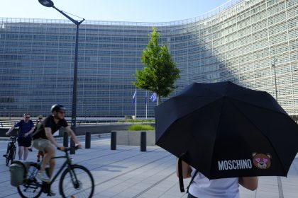 Apagan el aire acondicionado en la sede de la Comisión Europea por la ola de calor (pero no para Von der Leyen)