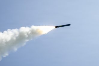 EE.UU. busca el modelo McDonald's para fabricar armas más rápido y barato